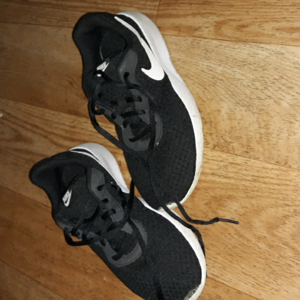 Nike shoes size 3